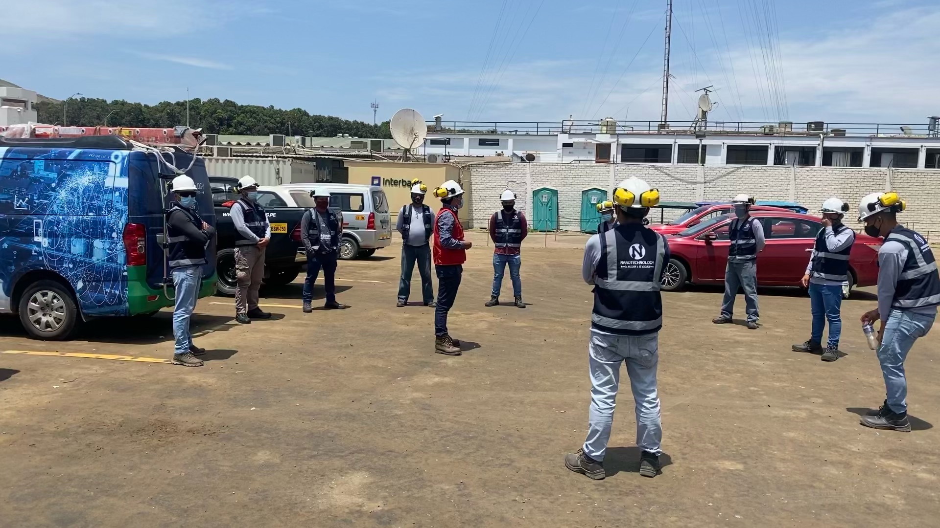 Equipo SSOMA en charla de seguridad